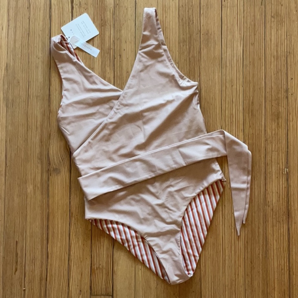Baiia Reversible Wrapsuit